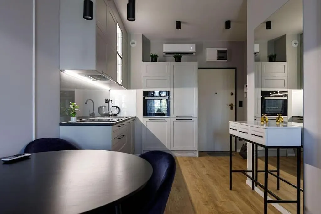 Golden Apartments Wroclaw - Great Location - Cozy And Bright&Janapawla19 0*,  Polska